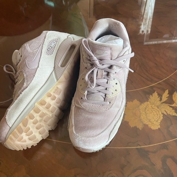 Nike Air Max 90 LX women’s  velvet sneakers running shoes Sz 39.0 USA Sz 8.0 - Picture 16 of 16